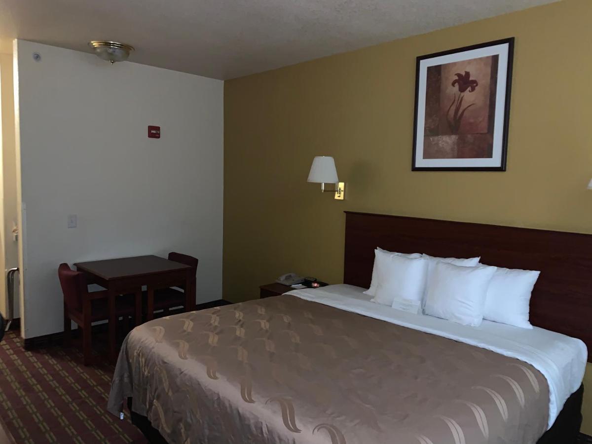 Holiday Inn Express - Wichita North - Park City By Ihg Bagian luar foto