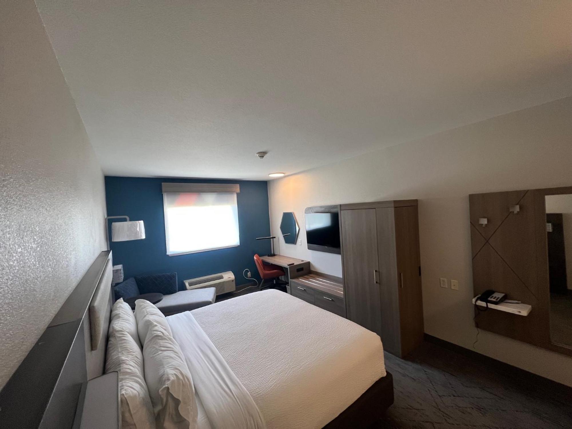 Holiday Inn Express - Wichita North - Park City By Ihg Bagian luar foto